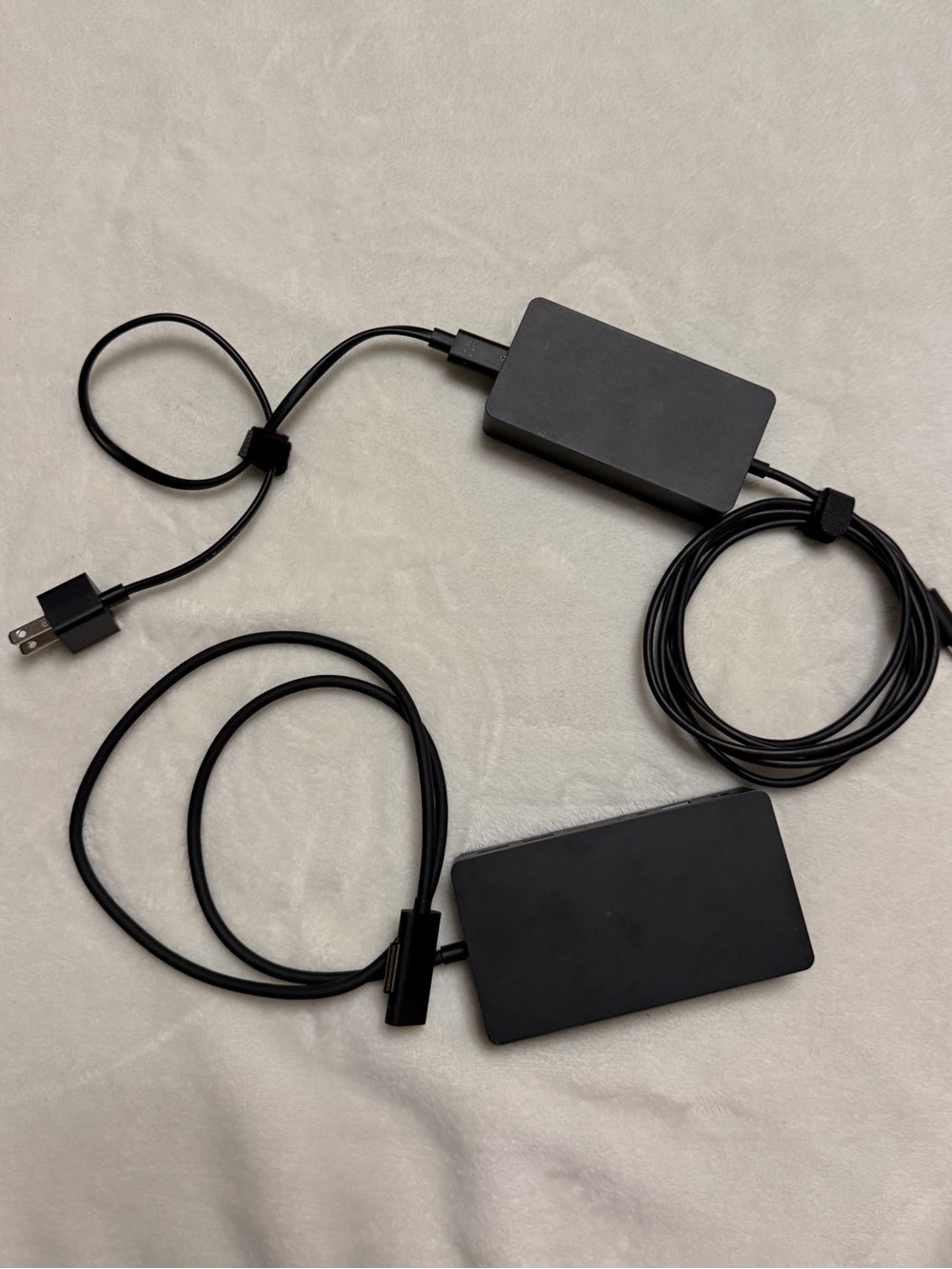 Microsoft Surface dock 2